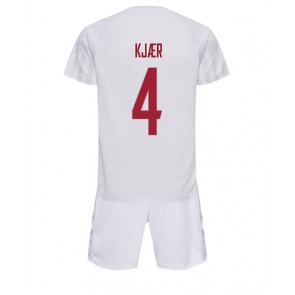 Dania Simon Kjaer #4 Koszulka Wyjazdowych Dziecięca MŚ 2022 Krótki Rękaw (+ Krótkie spodenki)